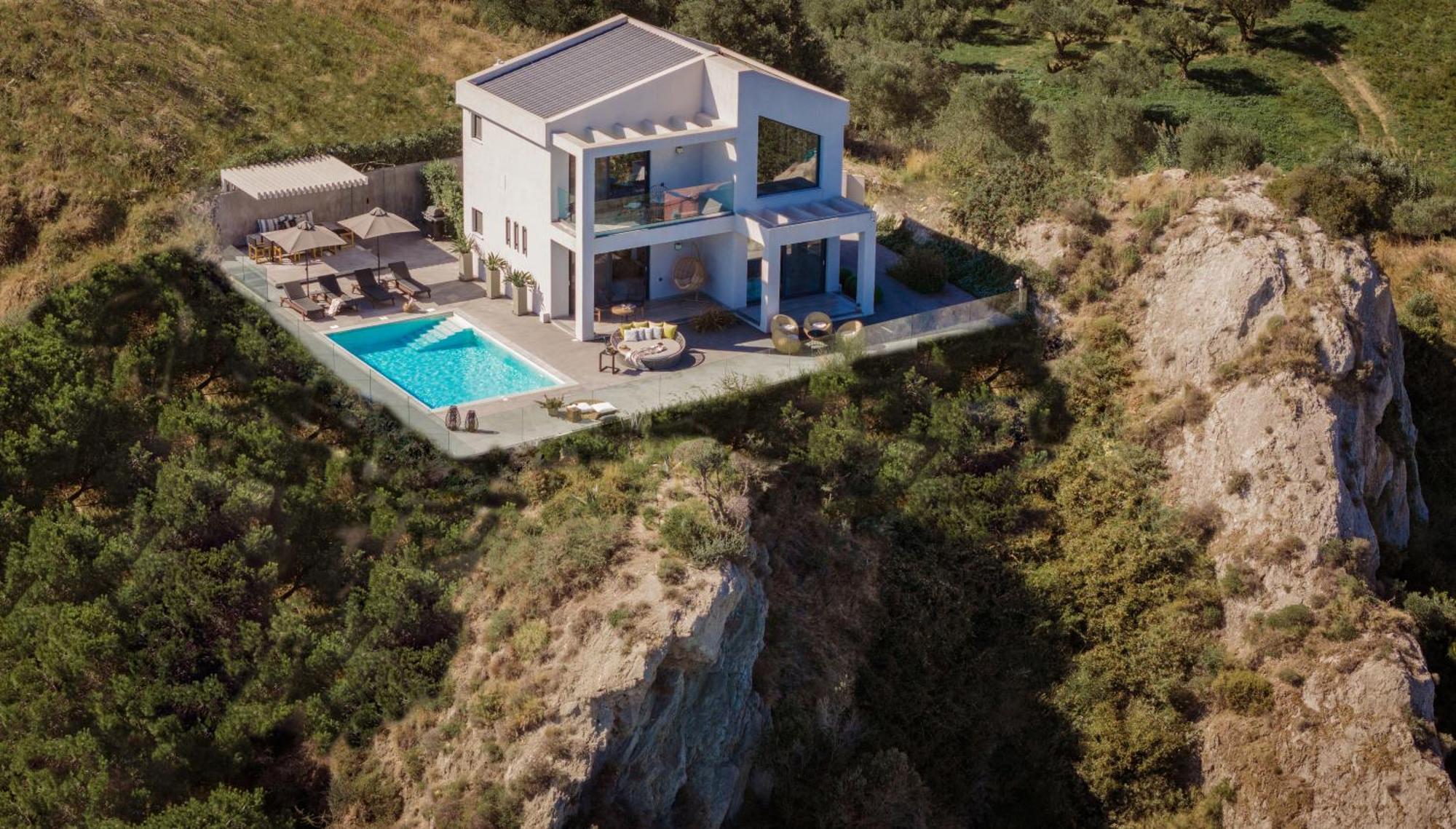 Sueno Luxury Villa, In 180 Iconic Sea View Villa *